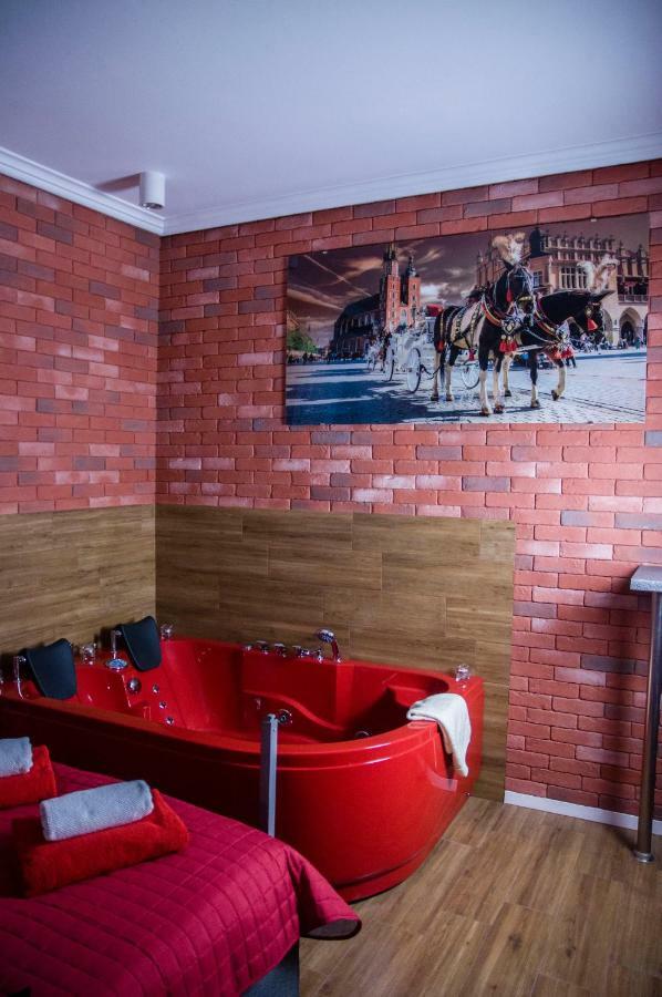 Jacuzzi Apartment Red クラクフ エクステリア 写真
